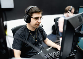 shroud lance le débat : « CS:GO est une blague à côté de Valorant »