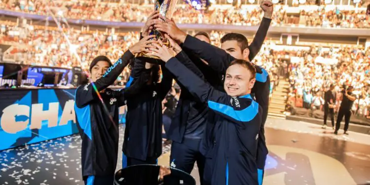 Cloud9 écrase 100 Thieves en finale des LCS