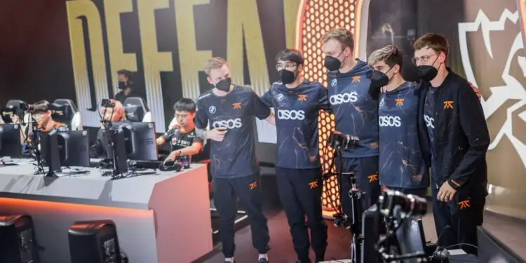 Fnatic valide son ticket pour le main event des Worlds, MAD Lions doit encore batailler