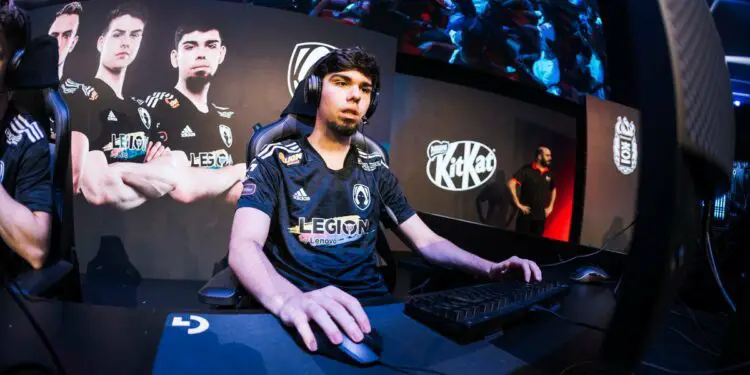 Après la Karmine Corp, Whiteinn de retour en Espagne ?