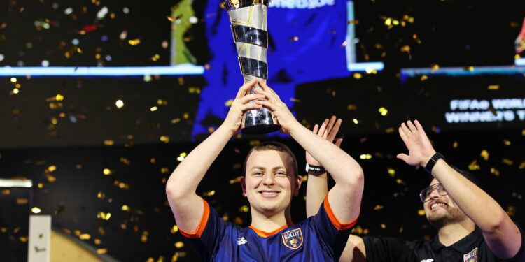 FIFAe World Cup : le titre de champion du monde pour ManuBachoore !