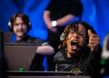 Worlds RLCS : 4-1, Spacestation balaye Rule One et file en playoffs