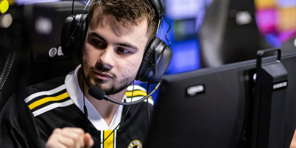 Misutaaa rebondit chez Into the Breach