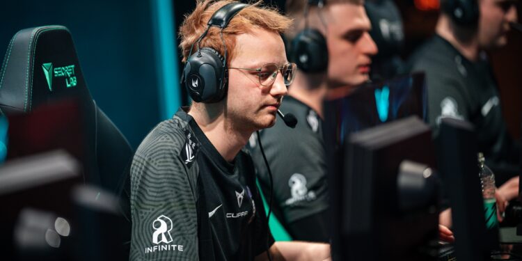 LEC : Larssen (KOI) tenté par un départ ?