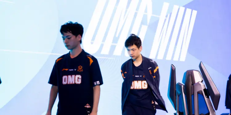 LPL : Rare Atom – OMG en direct