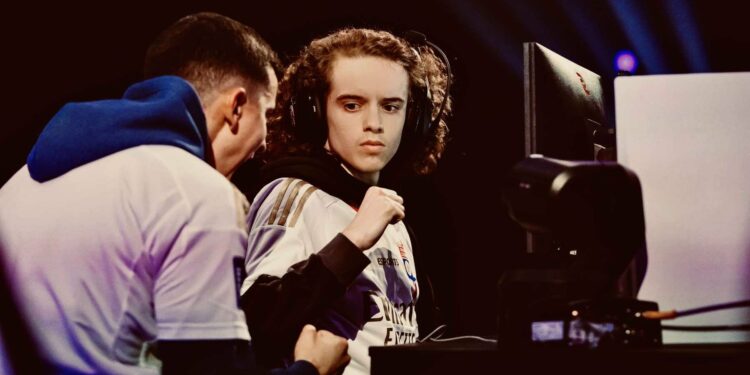 eLigue 1 : l’OL taille patron, Clermont s’offre le scalp du PSG