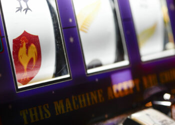 Les avantages et les risques des paris sportifs avec Léon Bet