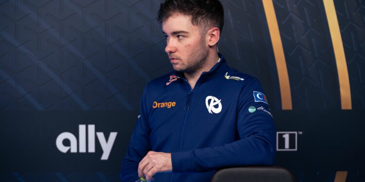 Ferra (Karmine Corp) : « Dans l’optique de gagner les Worlds, j’adore notre position »