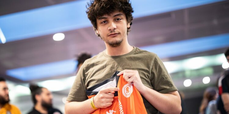 Mezcaul défend l’honneur de la France face à Lancelot au BDE Last Hit !