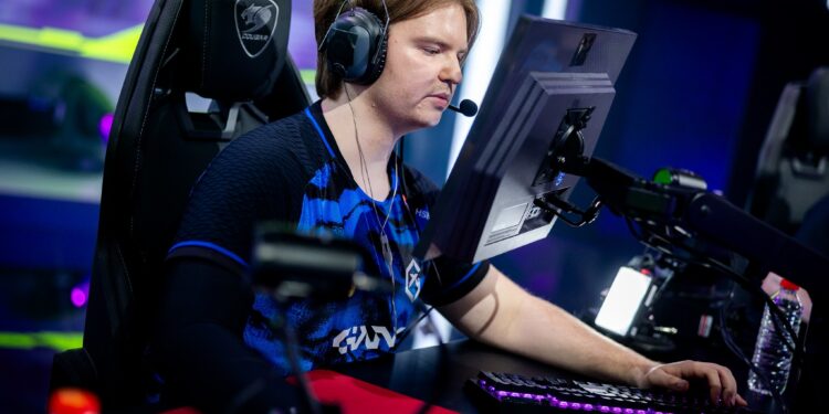 GIANTX bench Redgar en VCT