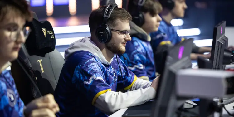 EWC – Fortnite : HEROIC – R8 Esports en direct