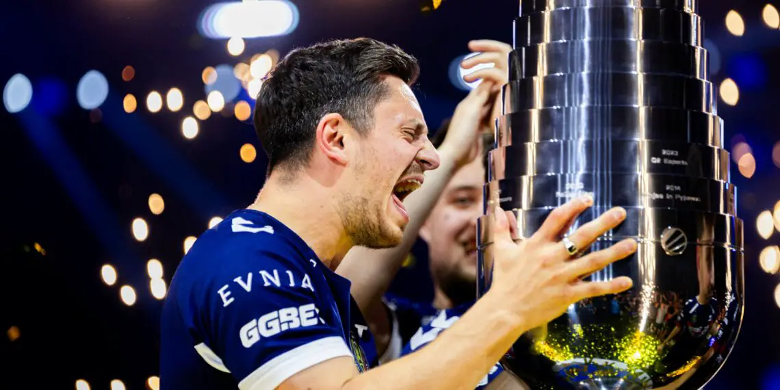 « Enfin, j’ai ce trophée après des années de combat » : Les mots d’apEX après le sacre de Vitality à l’IEM Cologne !