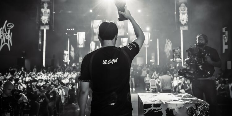 ULSAN renverse JeonDDing en finale du Clash of the Olympians