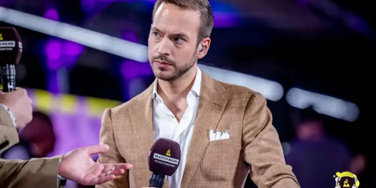 Maniac s’excuse pour son « comportement inacceptable », en partie dû à l’alcool et une « enfance brisée »