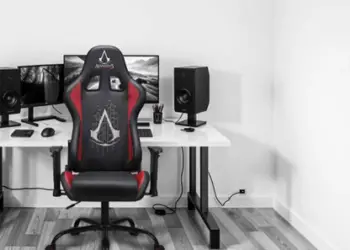 Setup gaming 2024 : Les meilleures chaises, bureaux et accessoires pour les gamers