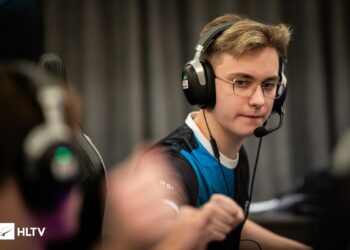 FL4MUS débarque chez Virtus.pro (off.)