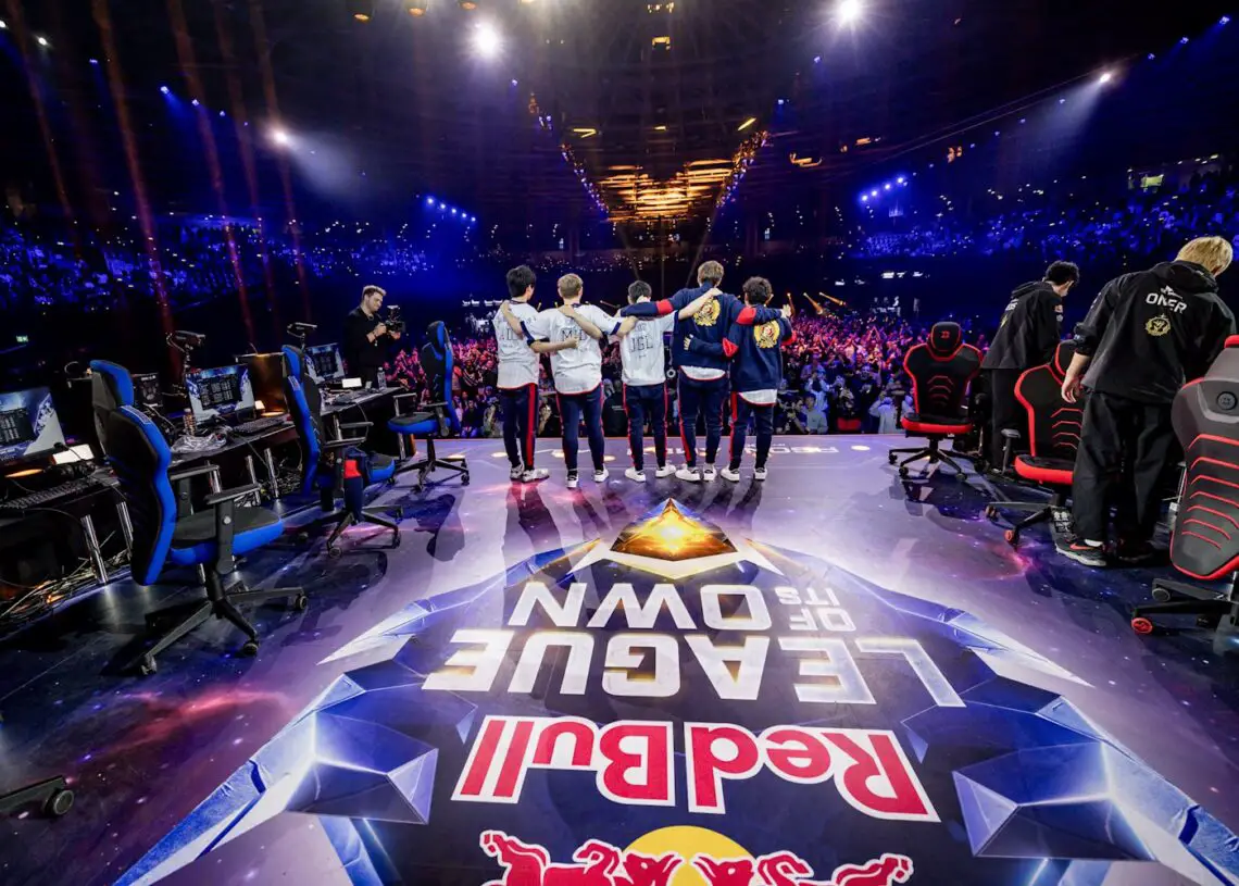 Red Bull League of Its Own les 1v1 en direct avec Tiky, Alderiate… E.SPORT.FR