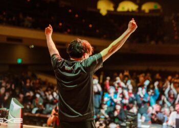 Hurt et les Japonais survolent le Genesis X2