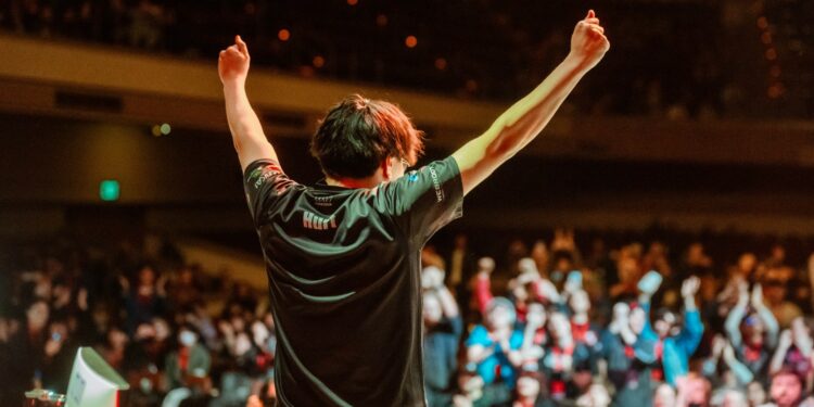 Hurt et les Japonais survolent le Genesis X2