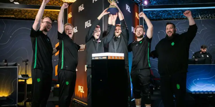 PGL Bucarest 2025 : Falcons décroche son premier titre LAN sur Counter-Strike !