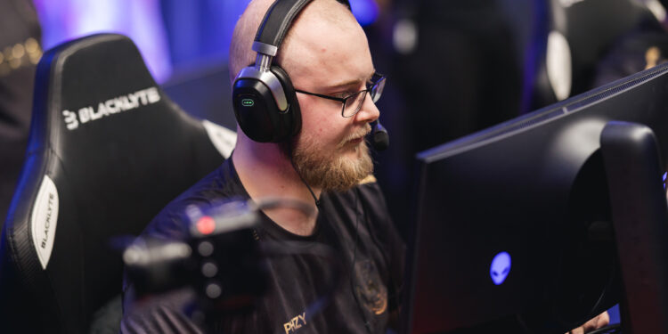 Wildcard envoie phzy et stanislaw⁠ sur le banc (off.)