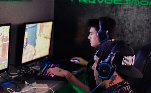 Pourquoi les sites de paris s’intéressent de plus en plus à l’e-sport