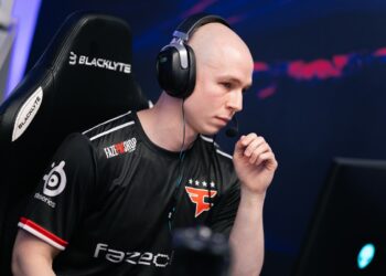 EliGE⁠ sur le banc, jcobbb⁠ débarque chez FaZe Clan (off.)