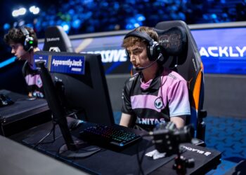 ApparentlyJack va suivre Seikoo chez Geekay