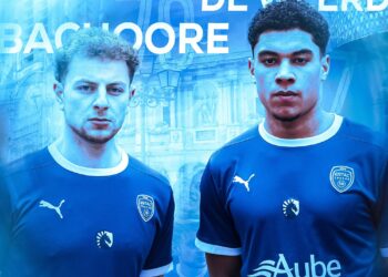 Manu Bachoore et Levi de Weerd en prêt à l’ESTAC (off.)