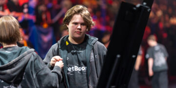 zweih va signer chez PARIVISION