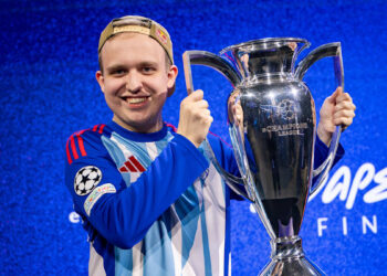 Vejrgang complète sa collection : le prodige danois remporte enfin l&rsquo;eChampions League